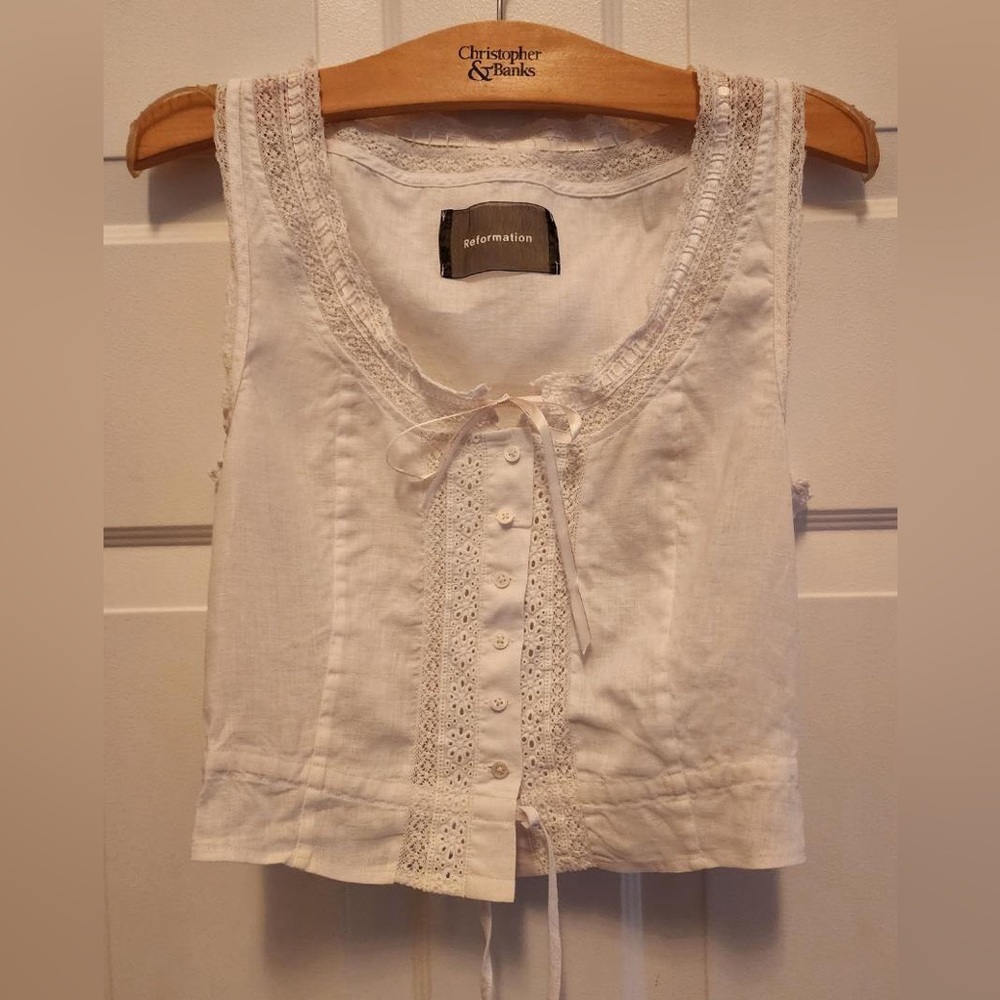 Reformation Size XS White Lace Crop Top with Ribbon Detail